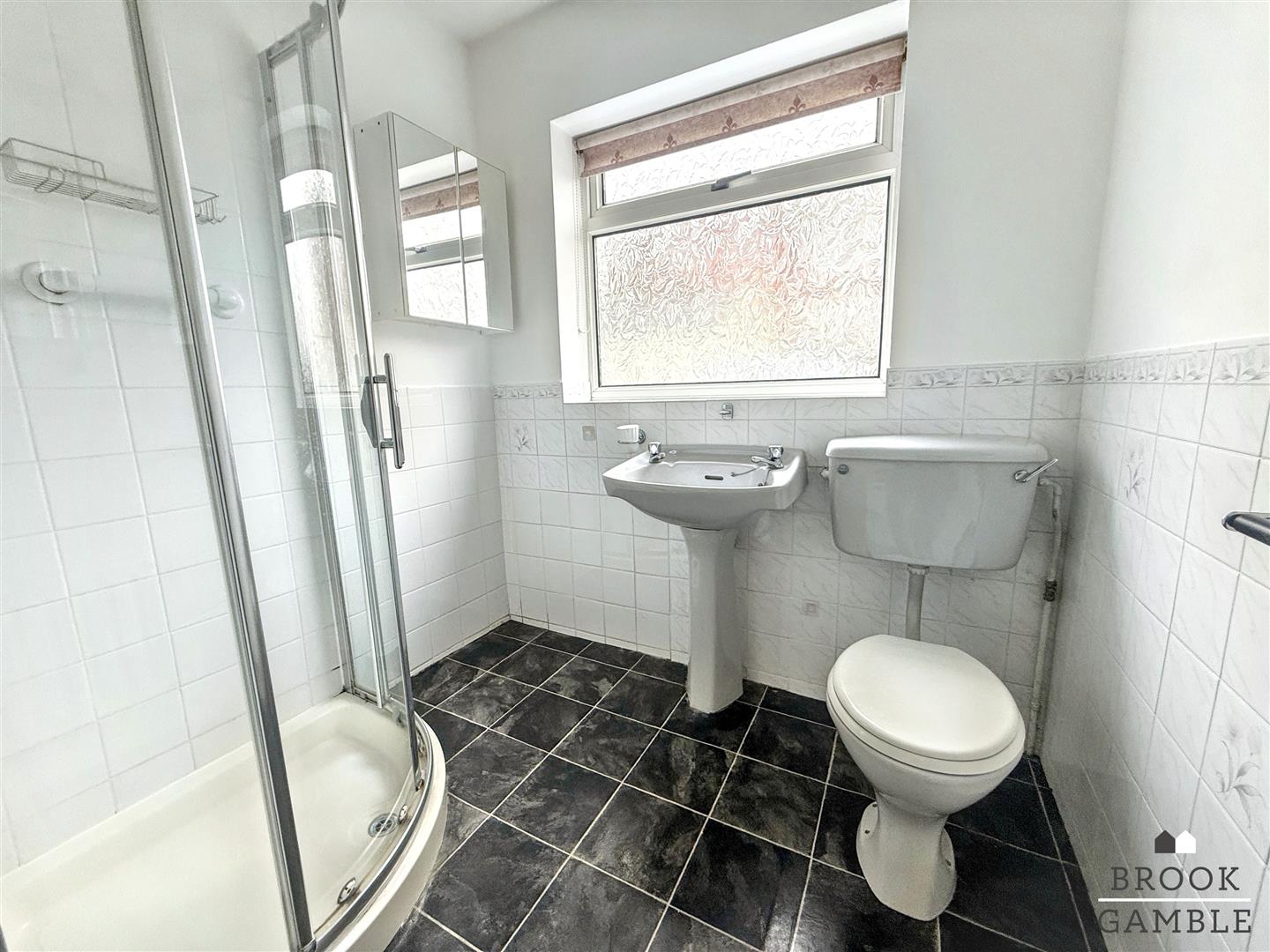 2 Bedroom Bungalow. Victoria Close in Polegate,  9